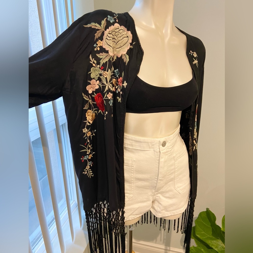 ✨✨SOLD✨✨Zara Bohemian embroidered kimono - Picture 1 of 10